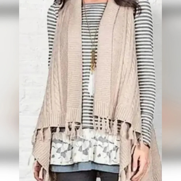 Matilda Jane tan fringed sleeveless long open front cable knit cardigan - Picture 1 of 8